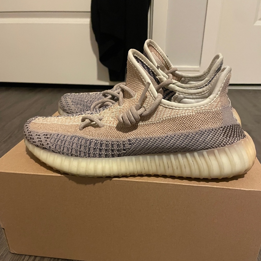 Yeezy 350V2 AshPearl